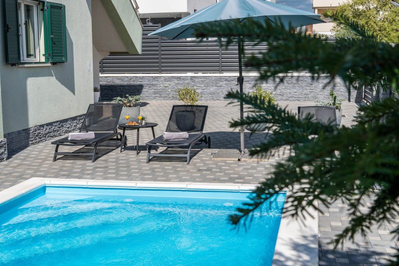 S Villa with Pool, Jacuzzi & Gym