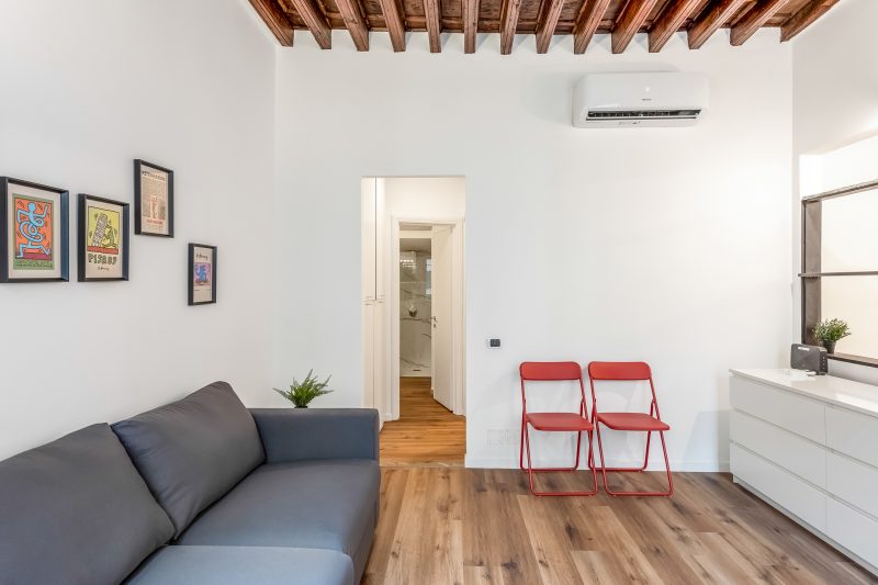 Old Town Living in historic center & A/C