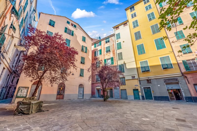 Old Town Living in historic center & A/C