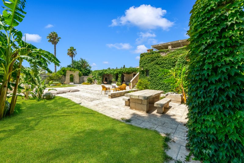 Masseria Saracino Pool And Garden