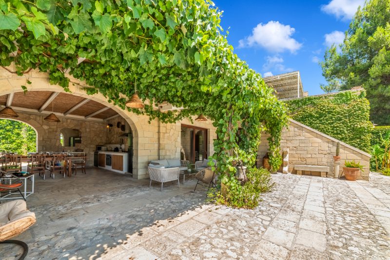 Masseria Saracino Pool And Garden