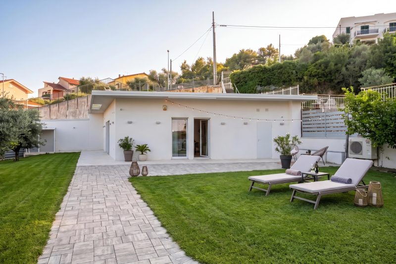 Villa Venere With Garden & Parking
