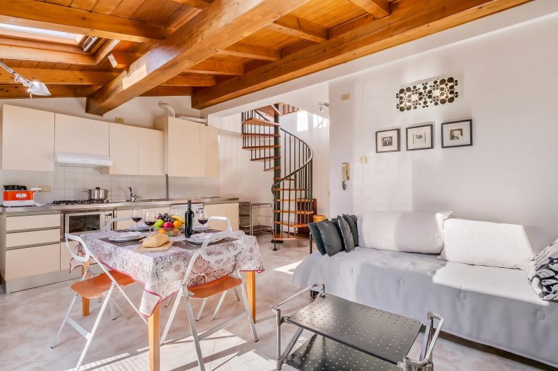 Loft In Center With Lake View
