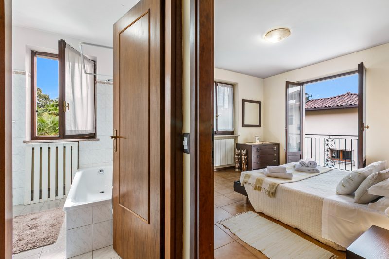 Sunrise in Baveno: Apartment for 4 with Balcony