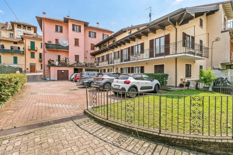 Sunrise in Baveno: Apartment for 4 with Balcony