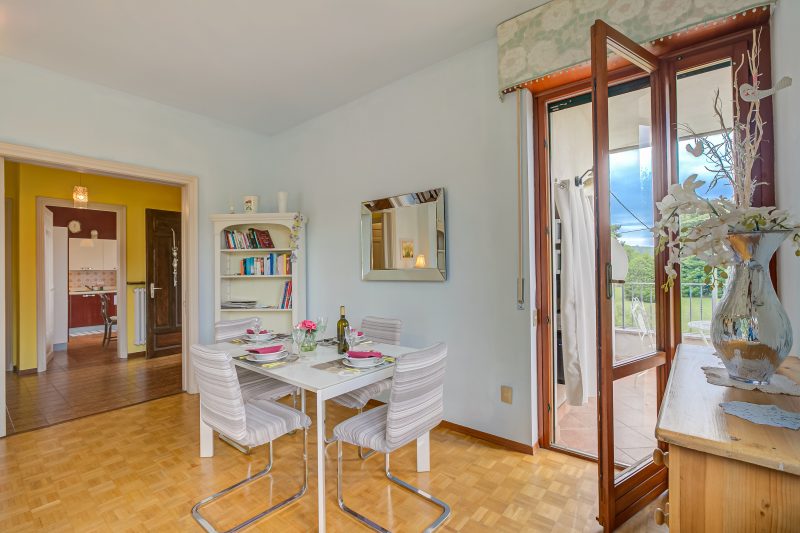 Connie's Apartment Modern 2BR, Private garden, Mountain Views in Monvalle