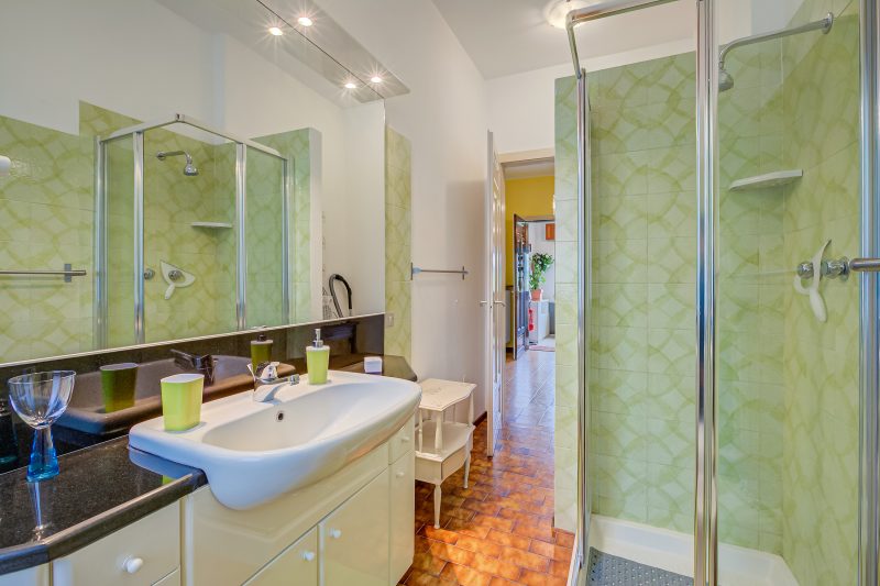 Connie's Apartment Modern 2BR, Private garden, Mountain Views in Monvalle