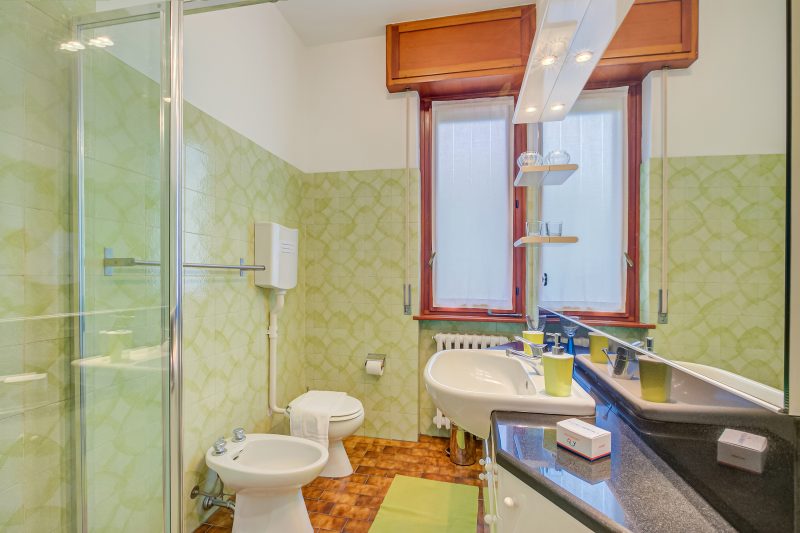 Connie's Apartment Modern 2BR, Private garden, Mountain Views in Monvalle