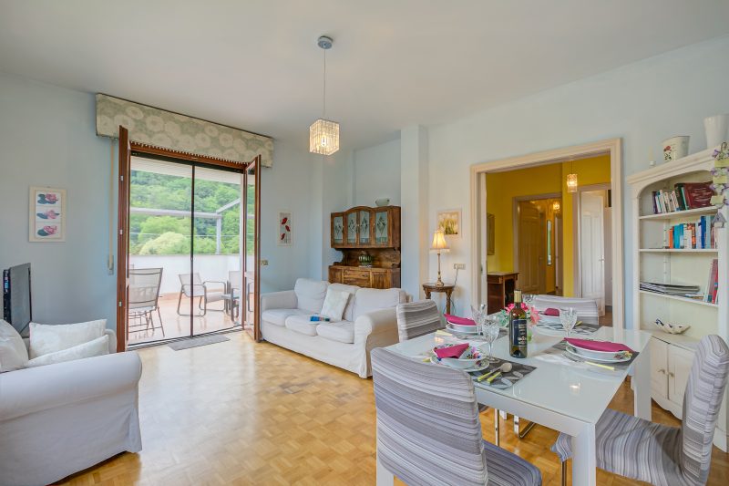 Connie's Apartment Modern 2BR, Private garden, Mountain Views in Monvalle
