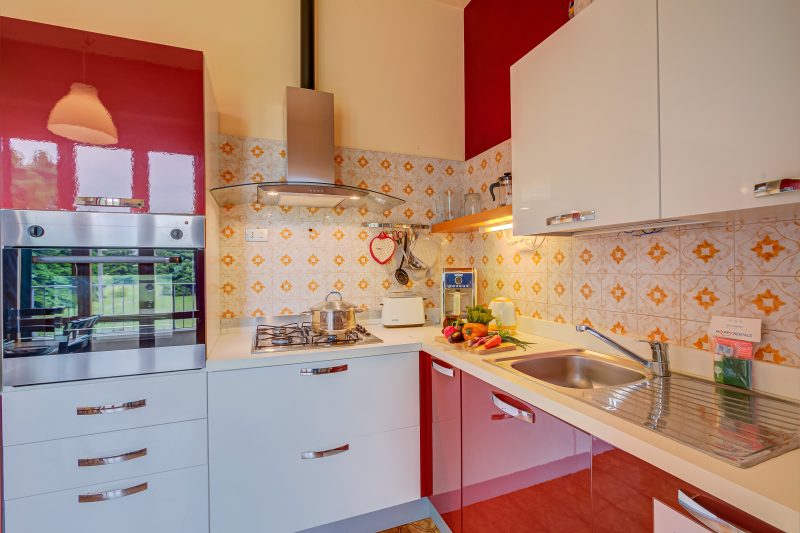 Connie's Apartment Modern 2BR, Private garden, Mountain Views in Monvalle