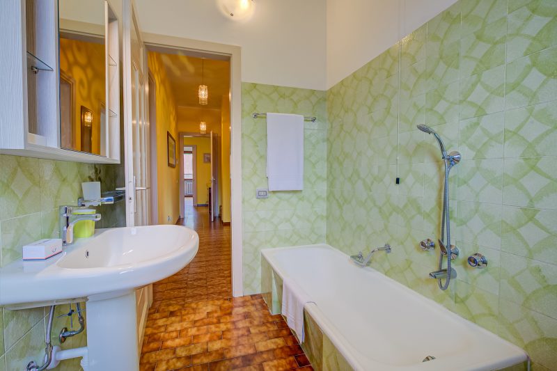 Connie's Apartment Modern 2BR, Private garden, Mountain Views in Monvalle