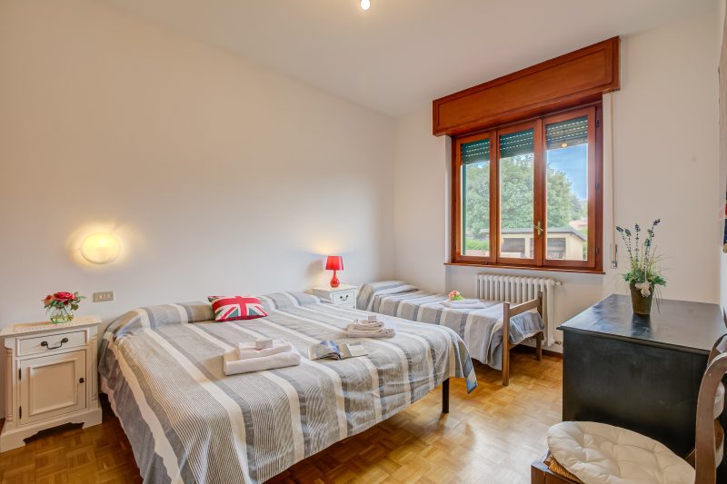 Connie's Apartment Modern 2BR, Private garden, Mountain Views in Monvalle