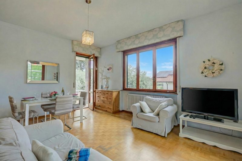 Connie's Apartment Modern 2BR, Private garden, Mountain Views in Monvalle