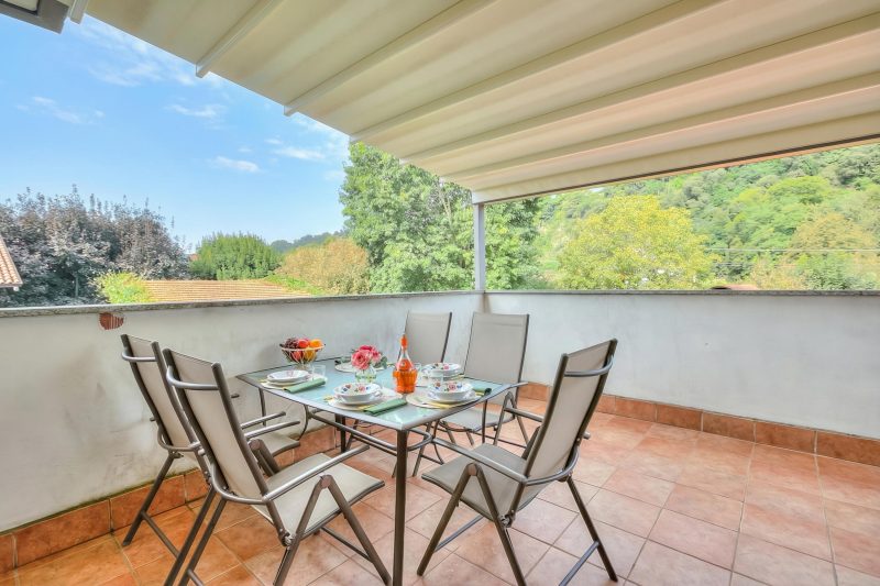 Connie's Apartment Modern 2BR, Private garden, Mountain Views in Monvalle