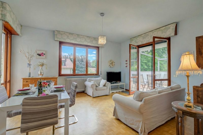 Connie's Apartment Modern 2BR, Private garden, Mountain Views in Monvalle