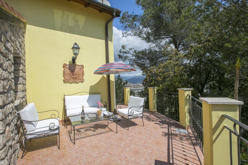 Villa Monte Enrico - With Pool & Jacuzzi