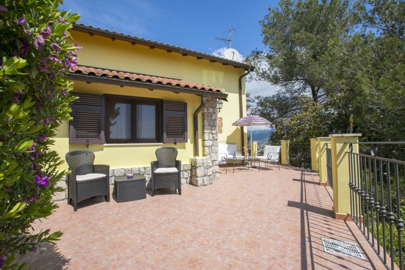 Villa Monte Enrico - With Pool & Jacuzzi