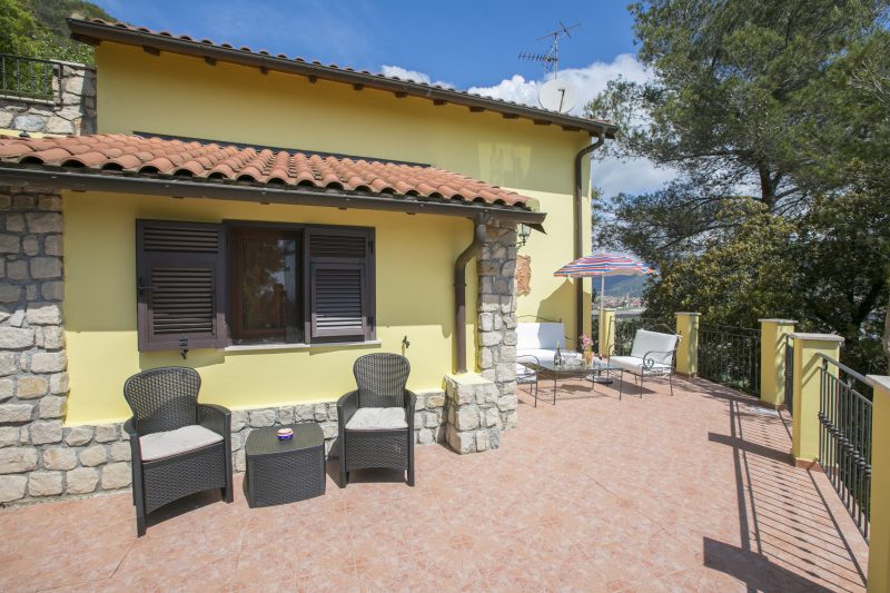 Villa Monte Enrico - With Pool & Jacuzzi