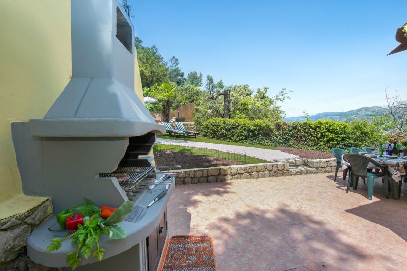 Villa Monte Enrico - With Pool & Jacuzzi