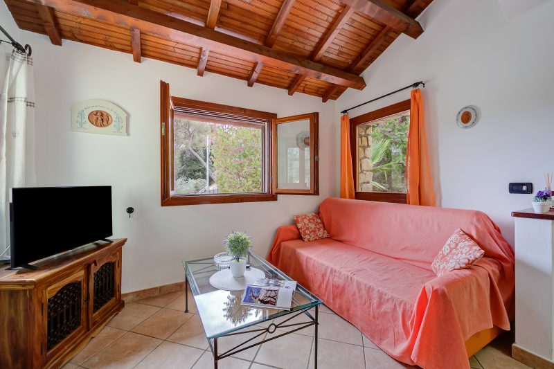 Villa Monte Enrico - With Pool & Jacuzzi