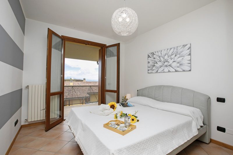 Appartamento Vista Lago: Pool, Garage & Lake View