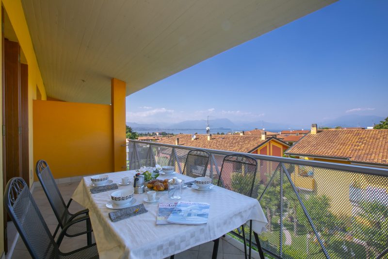 Appartamento Vista Lago: Pool, Garage & Lake View