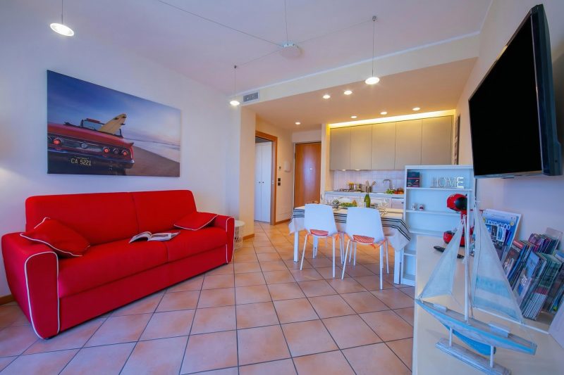Appartamento Vista Lago: Pool, Garage & Lake View