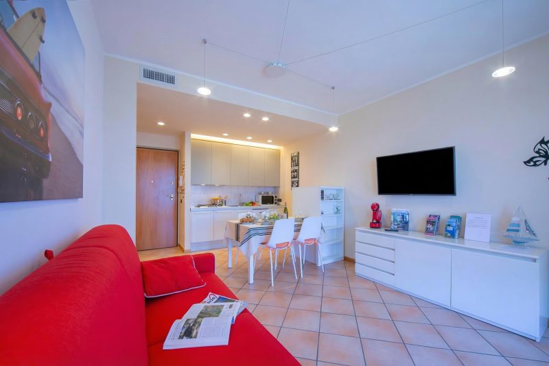 Appartamento Vista Lago: Pool, Garage & Lake View