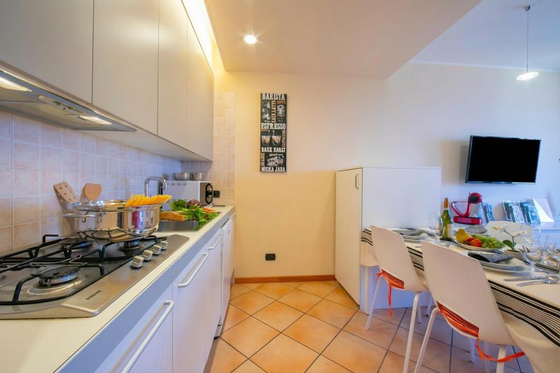 Appartamento Vista Lago: Pool, Garage & Lake View