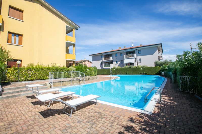 Appartamento Vista Lago: Pool, Garage & Lake View