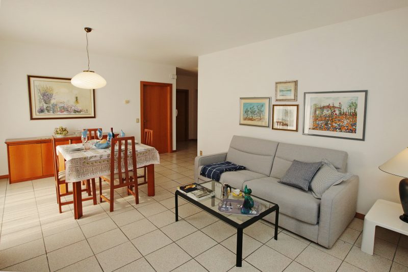 Appartamento Emma with Terrace near the Lake
