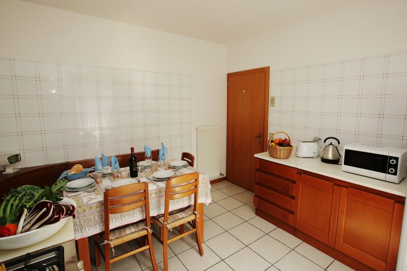Appartamento Emma with Terrace near the Lake