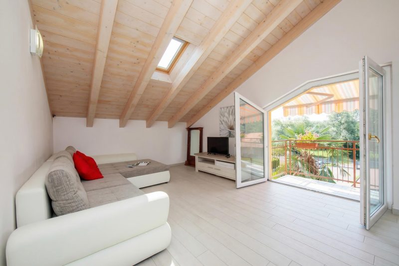 Silver Lake lake shore with Balcony&Air-Co