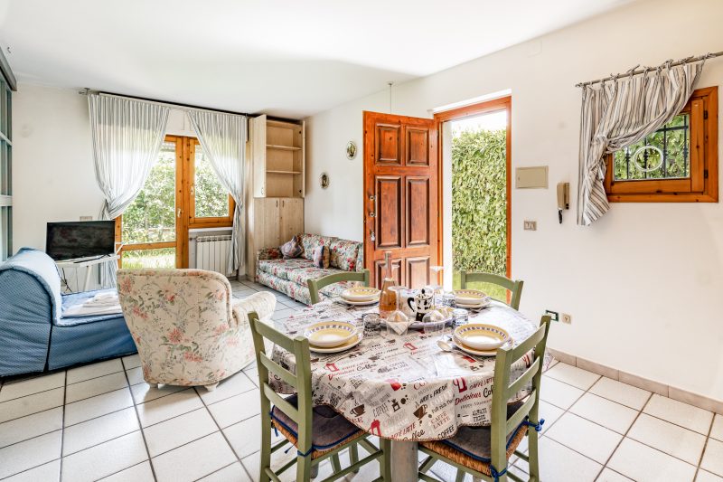 La Chimera Duplex with Garden 700m from sea