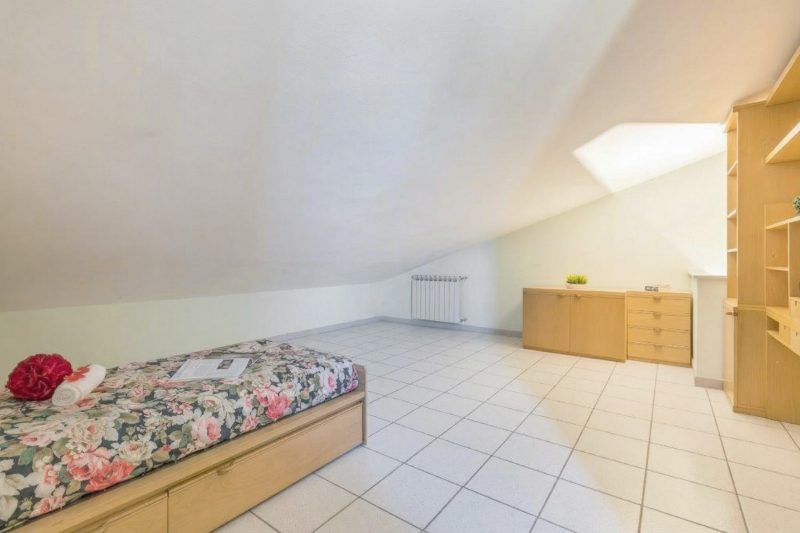 La Chimera Duplex with Garden 700m from sea