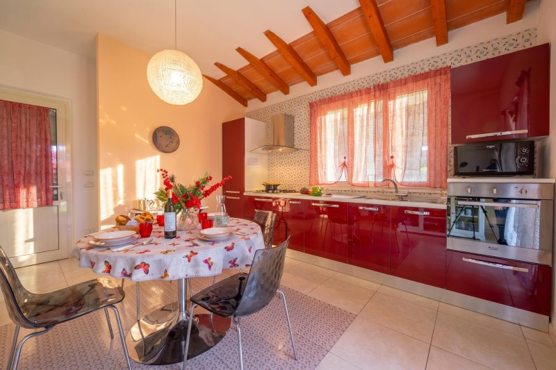 Villa Clara with Outdoor Jacuzzi few km from the Sea