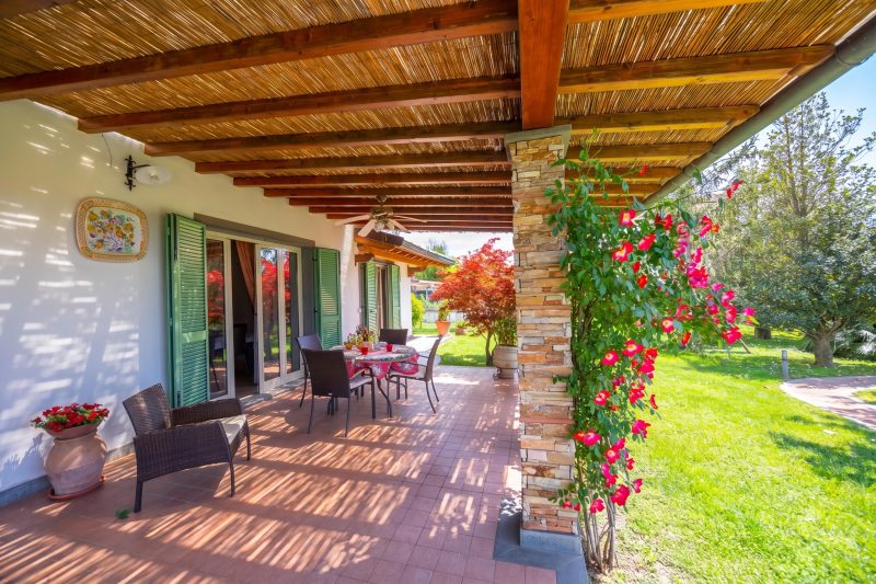 Villa Clara with Outdoor Jacuzzi few km from the Sea