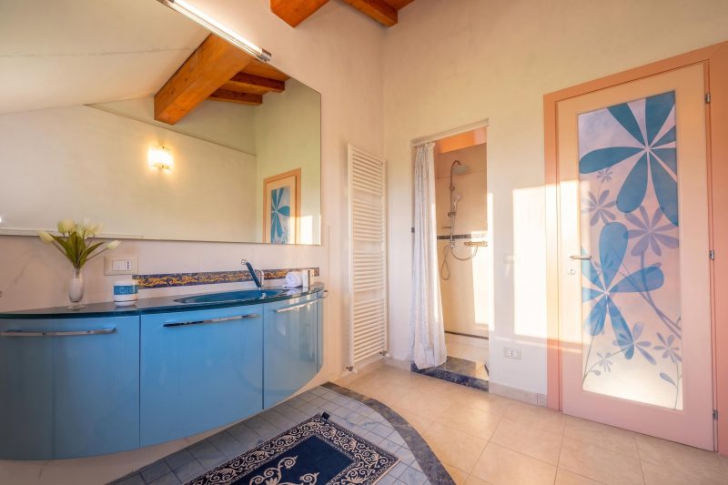 Villa Clara with Outdoor Jacuzzi few km from the Sea