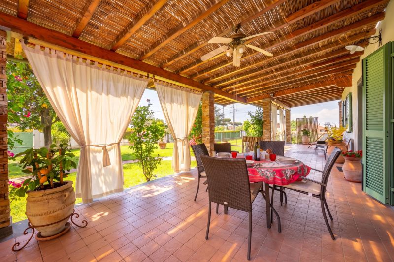 Villa Clara with Outdoor Jacuzzi few km from the Sea