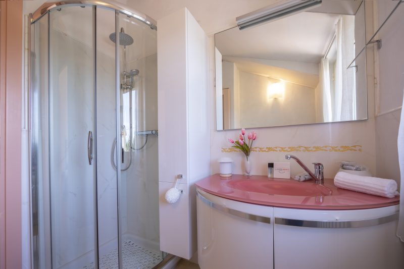Villa Clara with Outdoor Jacuzzi few km from the Sea