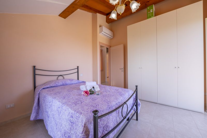 Villa Clara with Outdoor Jacuzzi few km from the Sea