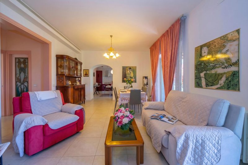 Villa Clara with Outdoor Jacuzzi few km from the Sea