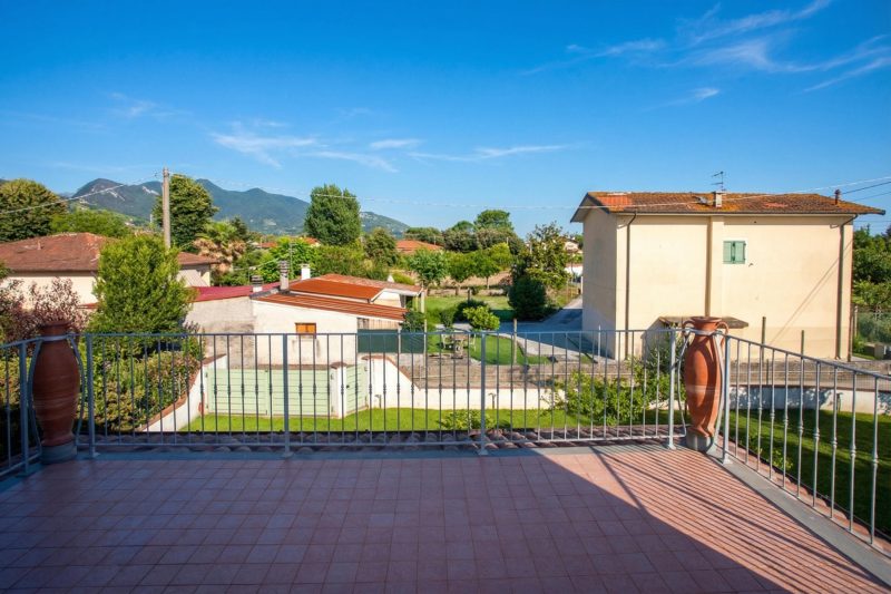 Villa Clara with Outdoor Jacuzzi few km from the Sea