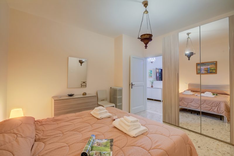 Villa Alberti 900m from Garda lake w/ Garden