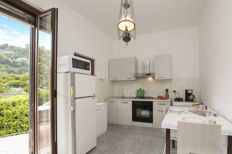 Villa Alberti 900m from Garda lake w/ Garden