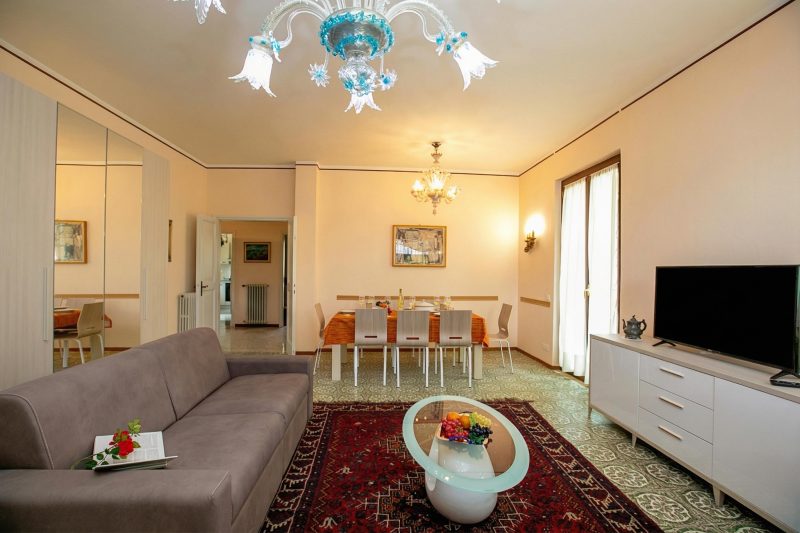 Villa Alberti 900m from Garda lake w/ Garden