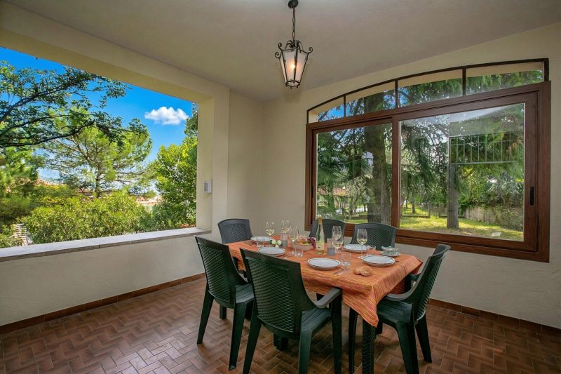 Villa Alberti 900m from Garda lake w/ Garden