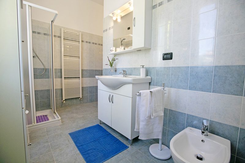 Villa Mimosa Near Desenzano Old Town Apt 1 Parking, A/C, WiFi