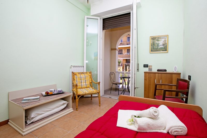 Villa Mimosa Near Desenzano Old Town Apt 1 Parking, A/C, WiFi