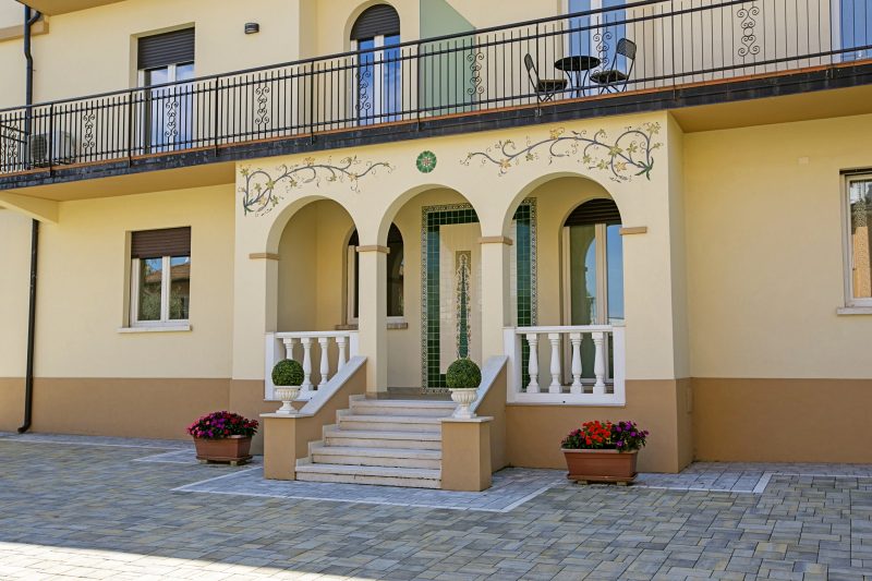 Villa Mimosa Near Desenzano Old Town Apt 1 Parking, A/C, WiFi